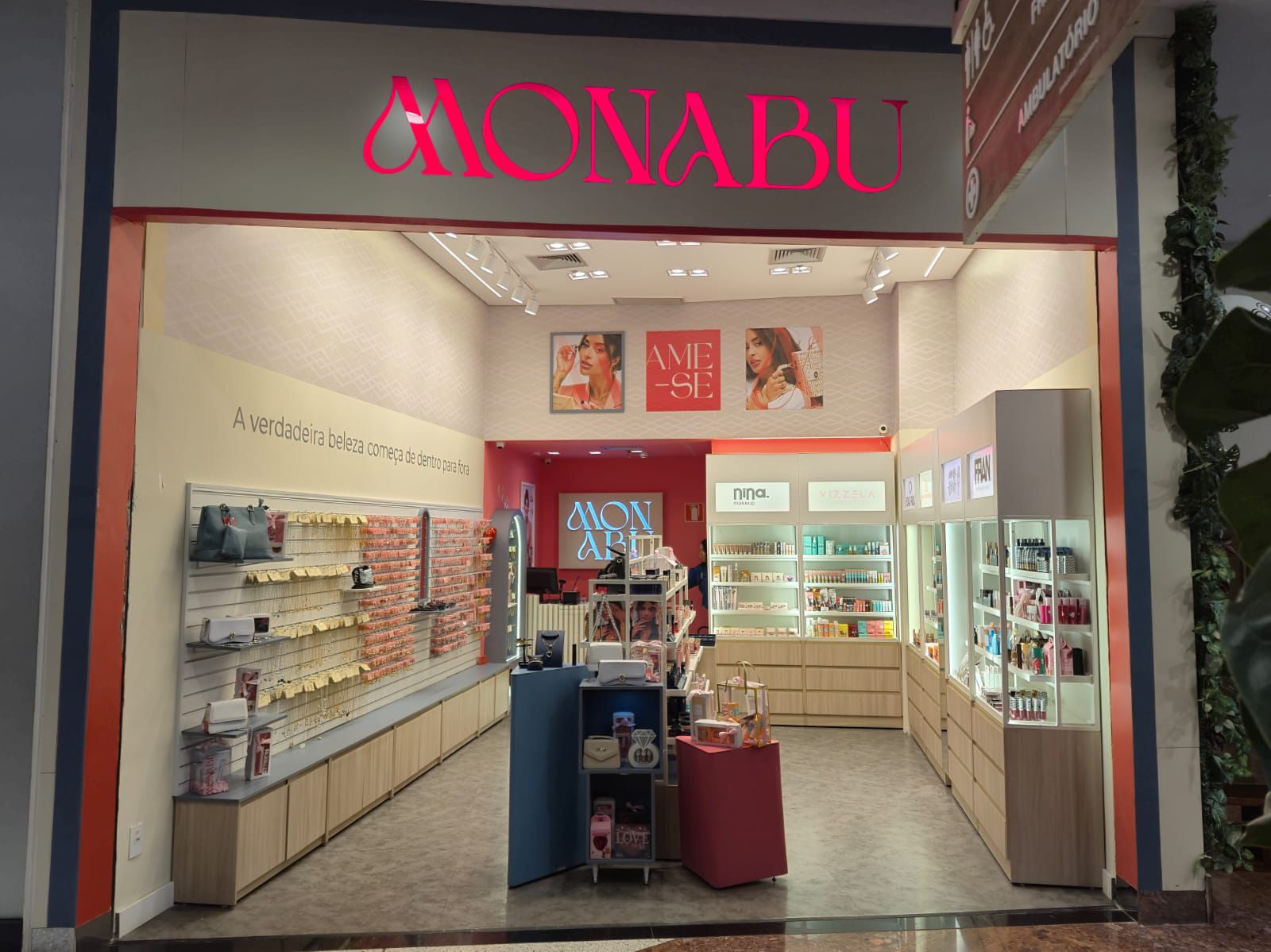 Loja Monabu — Shopping Santa Úrsula